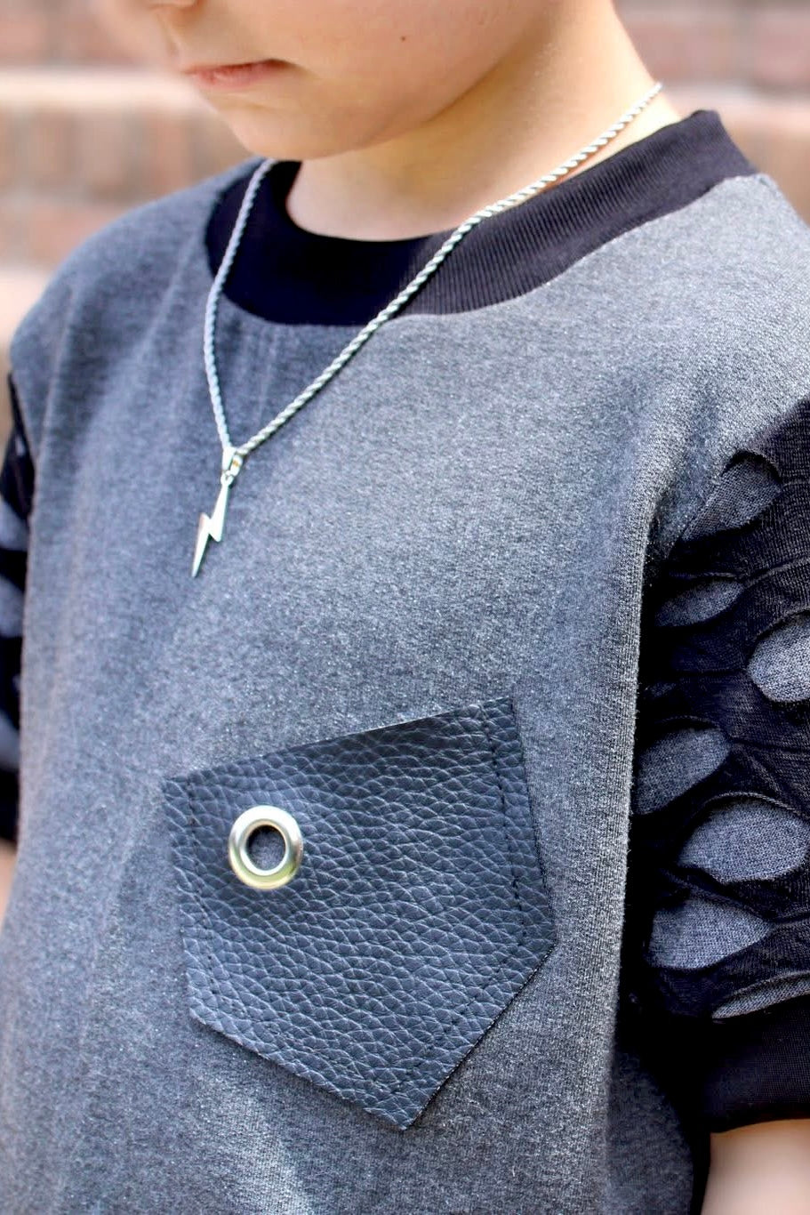 L-MR.O DISTRESSED SLEEVES SHIRT