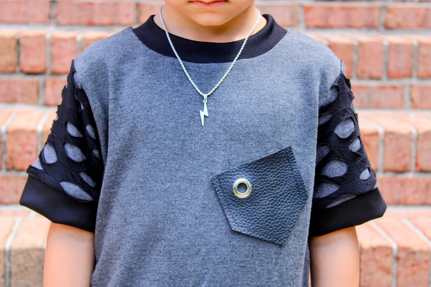 L-MR.O DISTRESSED SLEEVES SHIRT