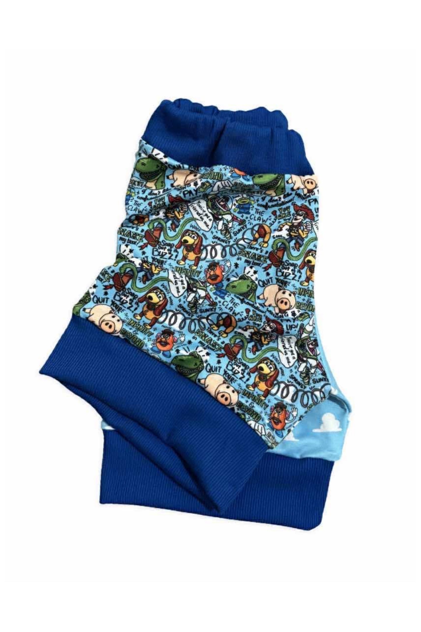 01A-MR.O FRIENDS SHORTS