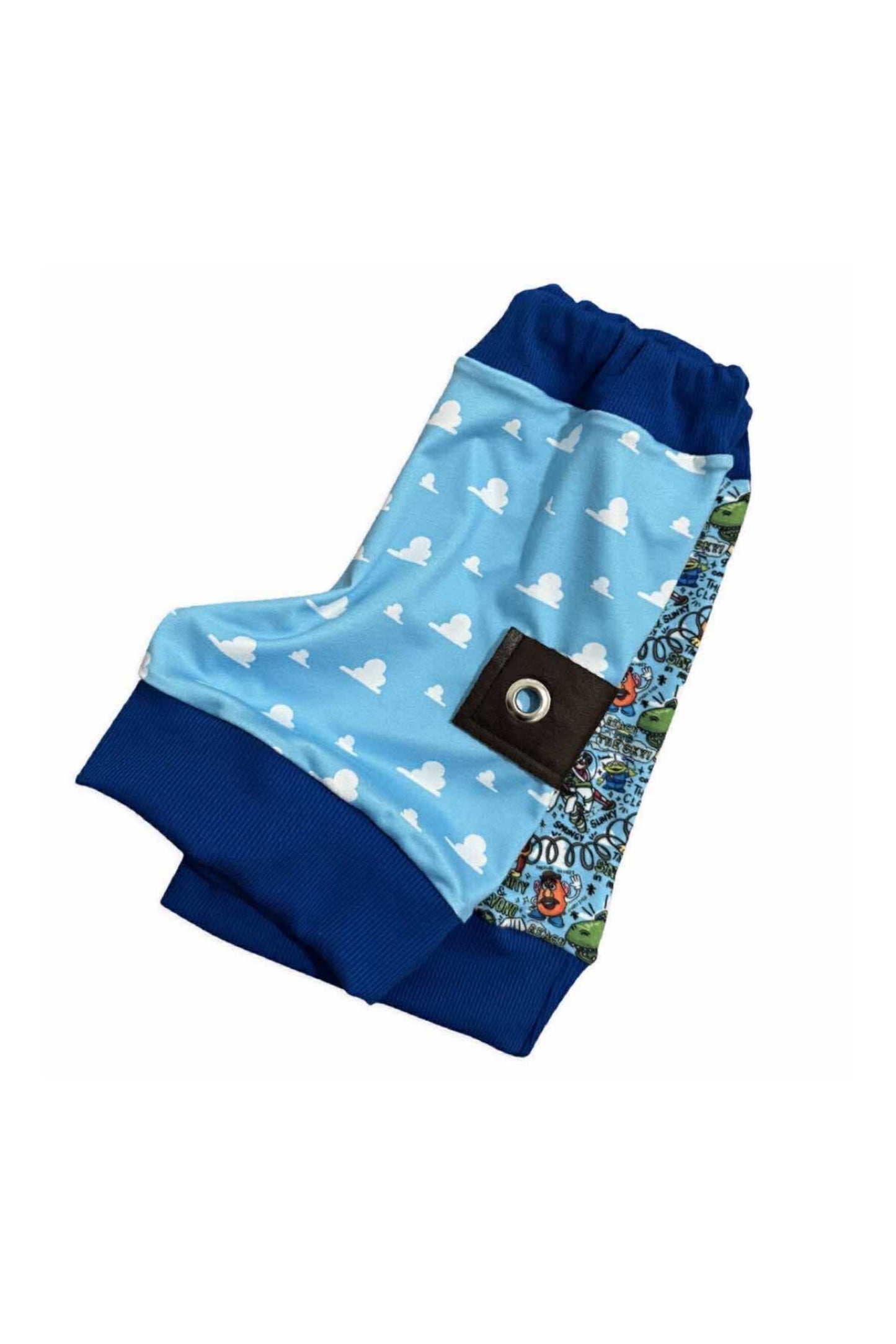 01A-MR.O FRIENDS SHORTS
