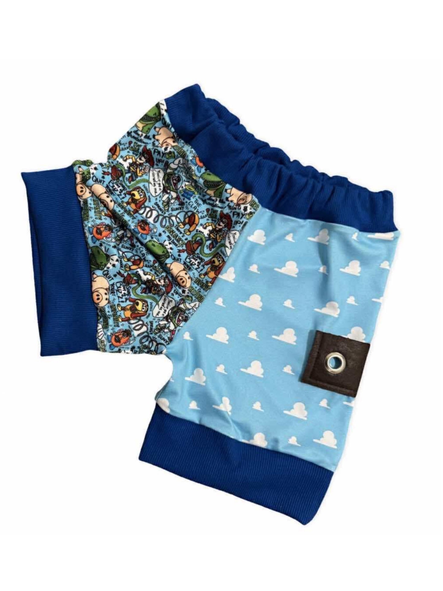 01A-MR.O FRIENDS SHORTS