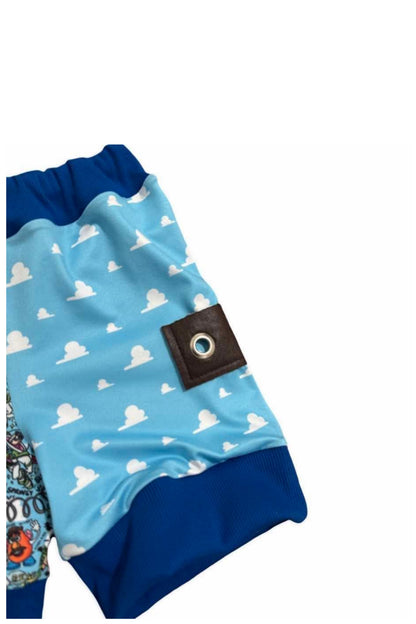 01A-MR.O FRIENDS SHORTS